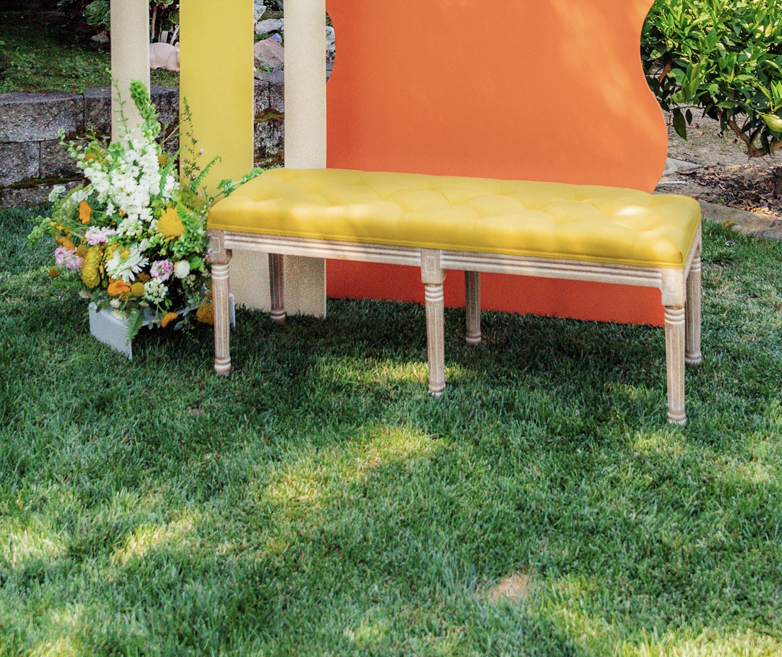 Yellow Accent Bench Eventlyst